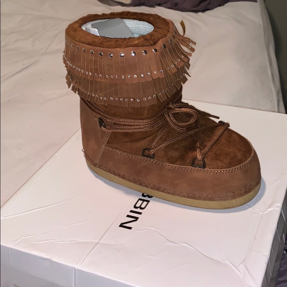 Camel Moon Boots